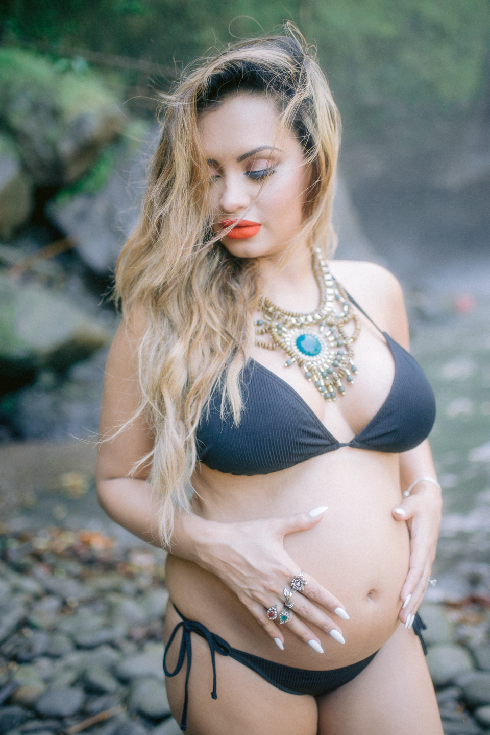 bali maternity photo of ash and matt in blangsinga waterfall