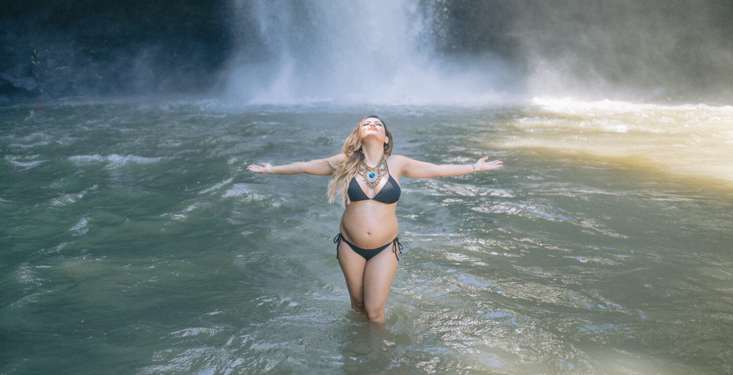 bali maternity photo of ash and matt in blangsinga waterfall