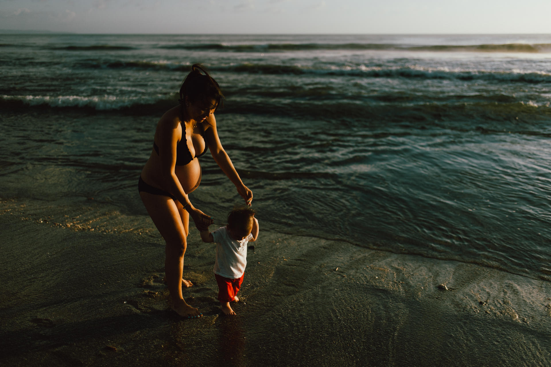 beach maternity photography