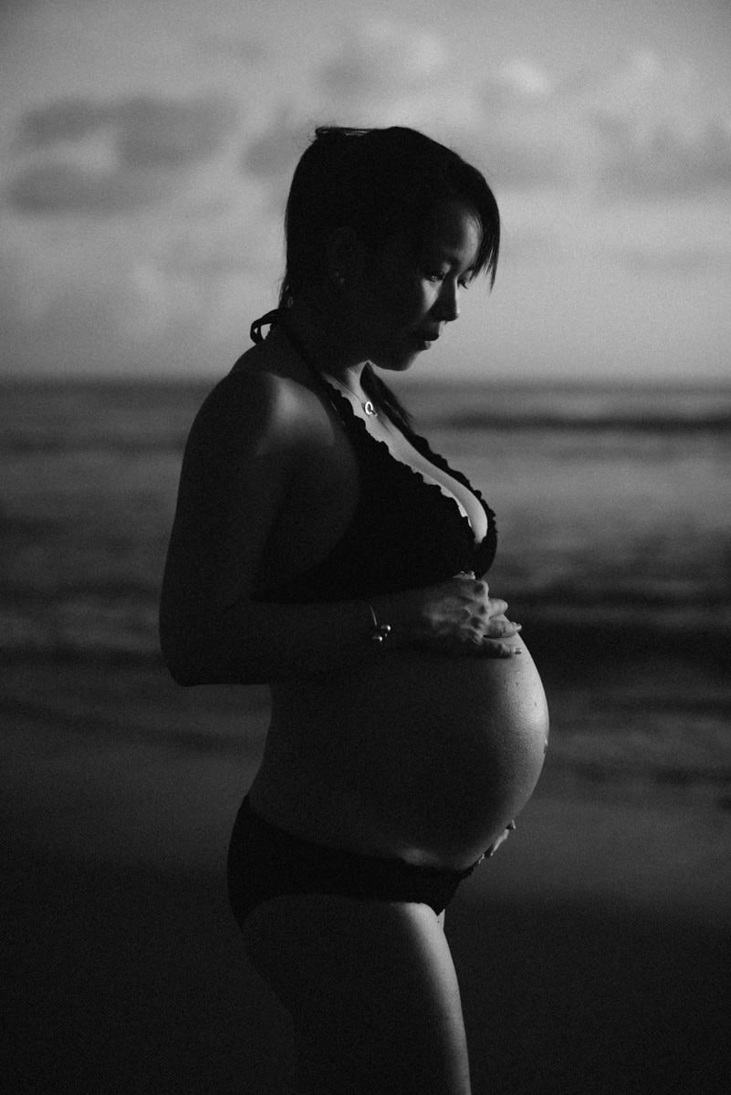 beach maternity photography of mommy silhouette in black and white