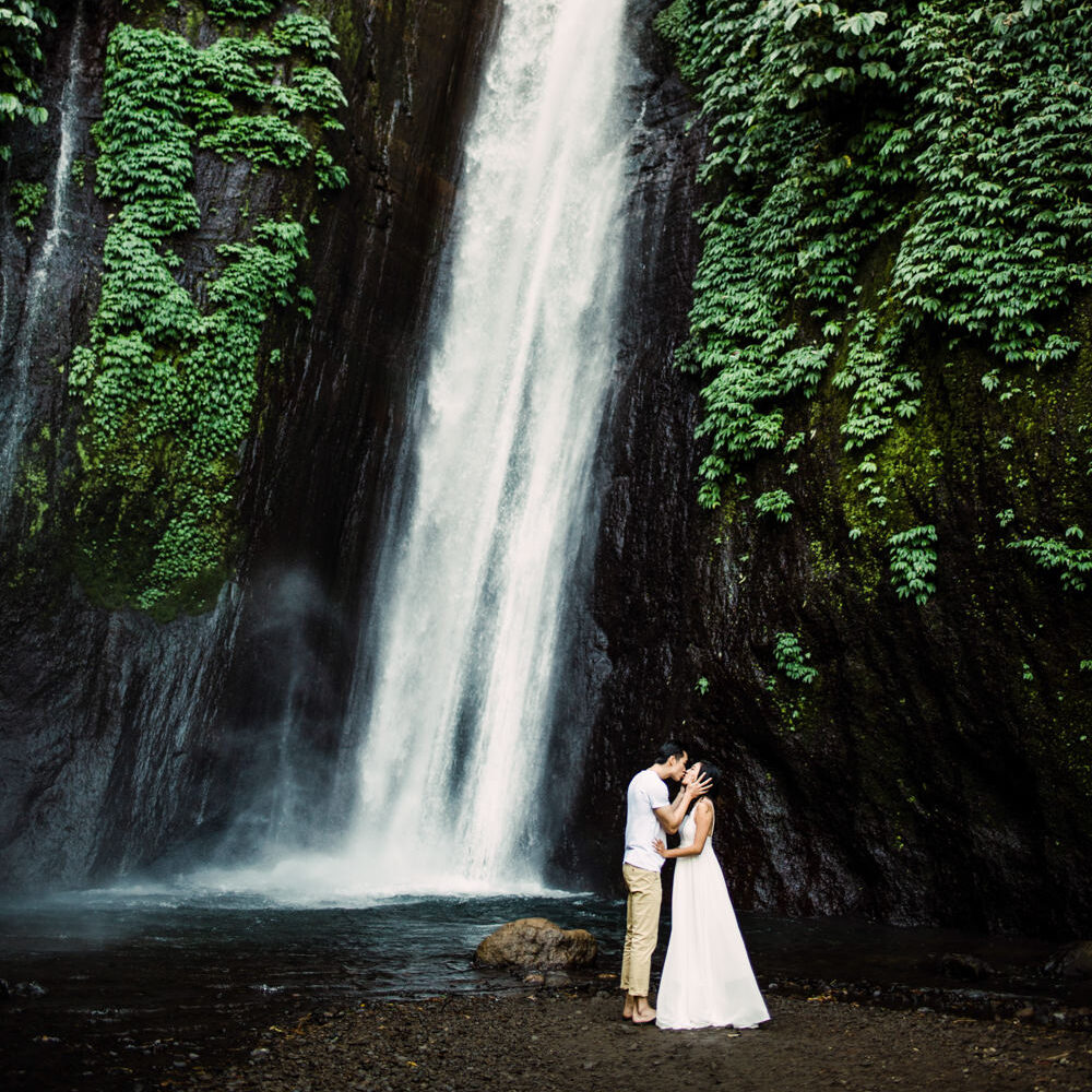 Bali pre wedding location in Munduk Waterfall