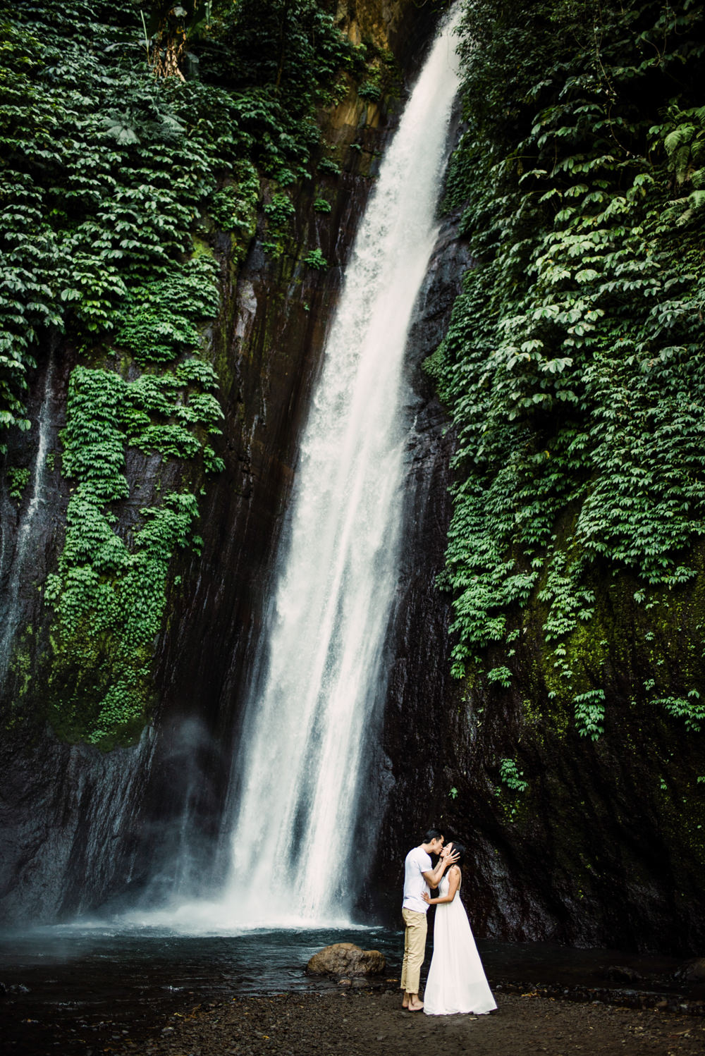 Bali pre wedding location in Munduk Waterfall