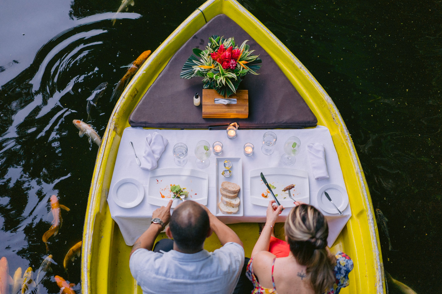 Proposal romantic dinner in boat at Kamandalu Ubud