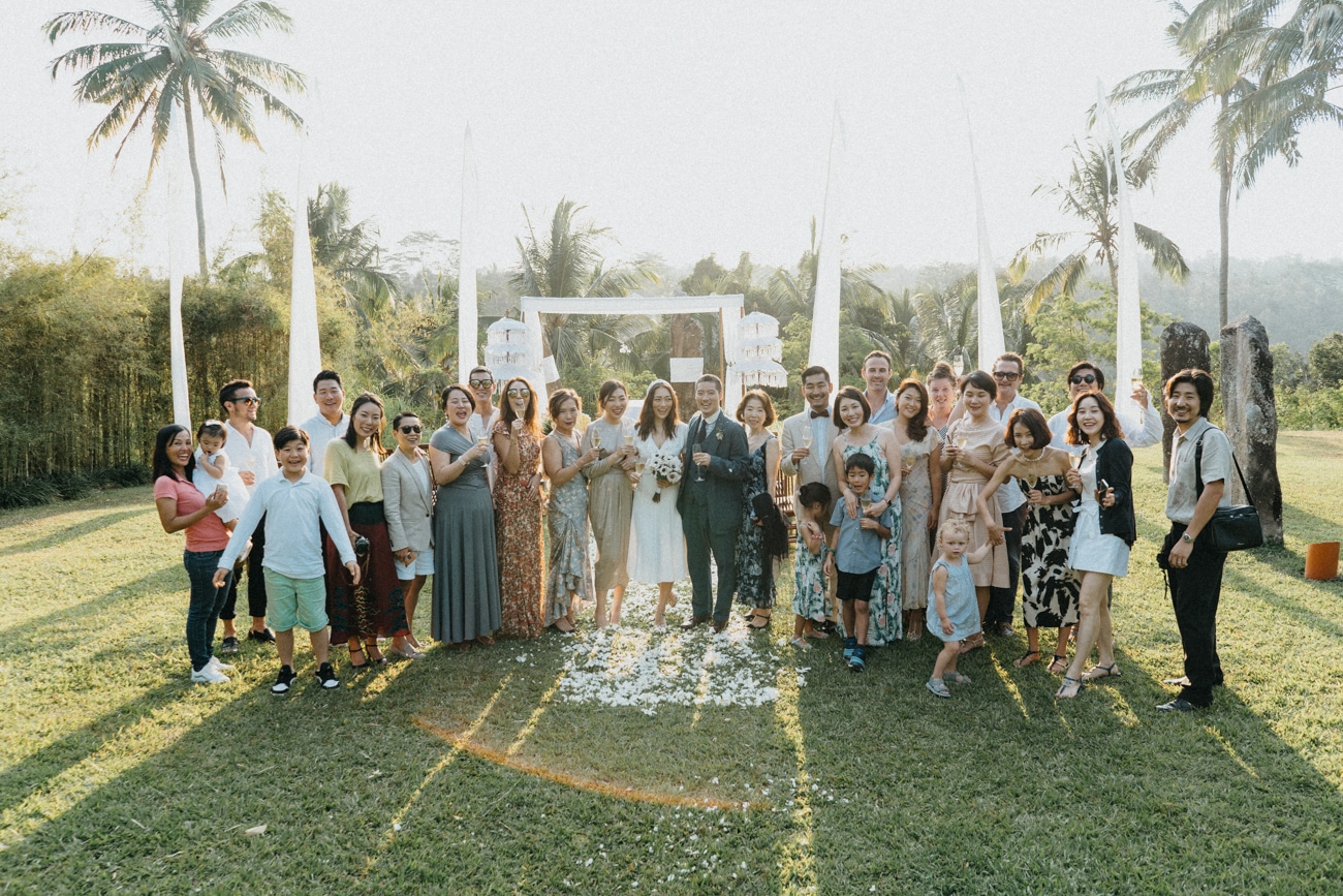 family photo group on ubud wedding